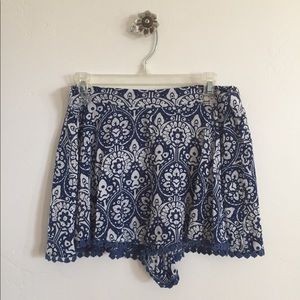 Blue and white flowy shorts!